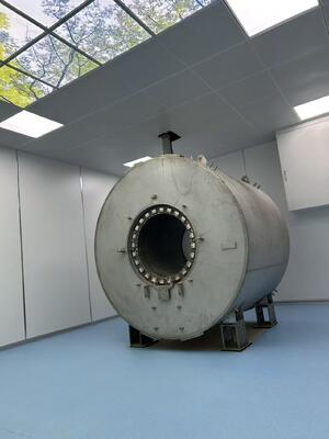 अच्छी कीमत 100dB शील्डिंग प्रभावशीलता आरएफ शील्डिंग रूम, मॉड्यूलर या ऑन-साइट निर्माण और फैराडे केज एमआरआई के लिए अनुकूलन योग्य कमरे के आकार के साथ ऑनलाइन